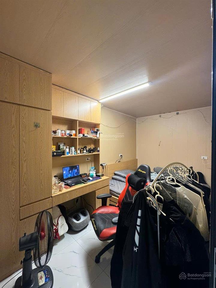 Bán nhà tập thể láng, đống đa, full nội thất đẹp, 2 pn, ô tô đỗ chân cầu thang, khu dân trí cao