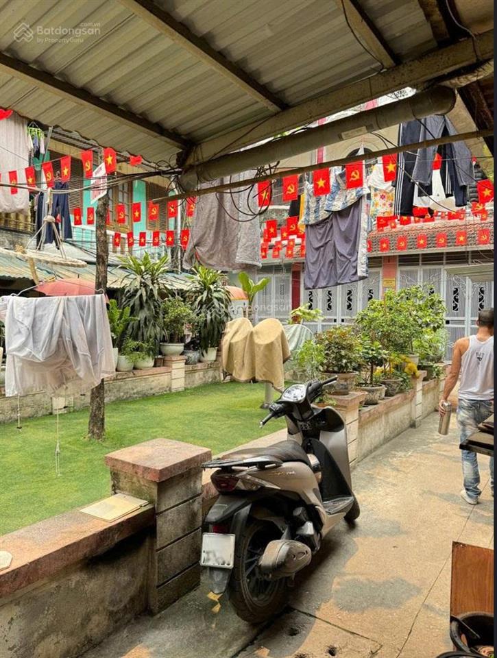 Bán nhà tập thể thái thịnh, ở tầng 1, trước mặt là sân chơi, để xe free, 10m ra ô tô tránh, kd tốt