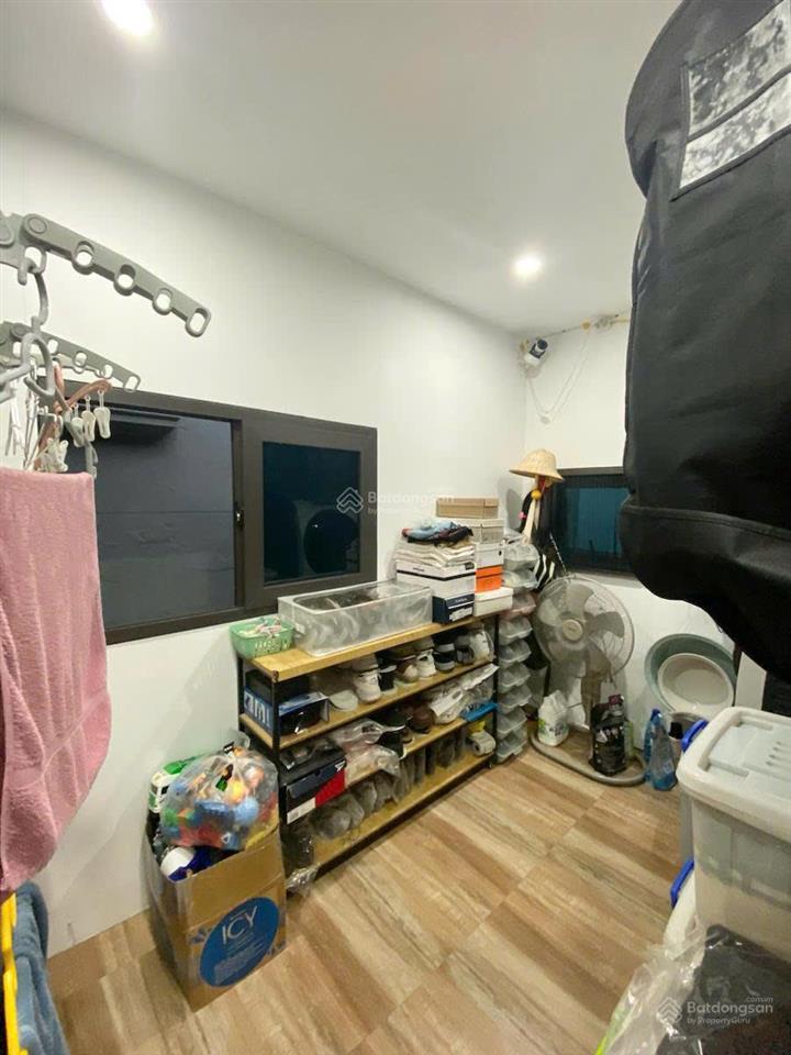 Bán nhà tập thể thái thịnh, ở tầng 1, trước mặt là sân chơi, để xe free, 10m ra ô tô tránh, kd tốt