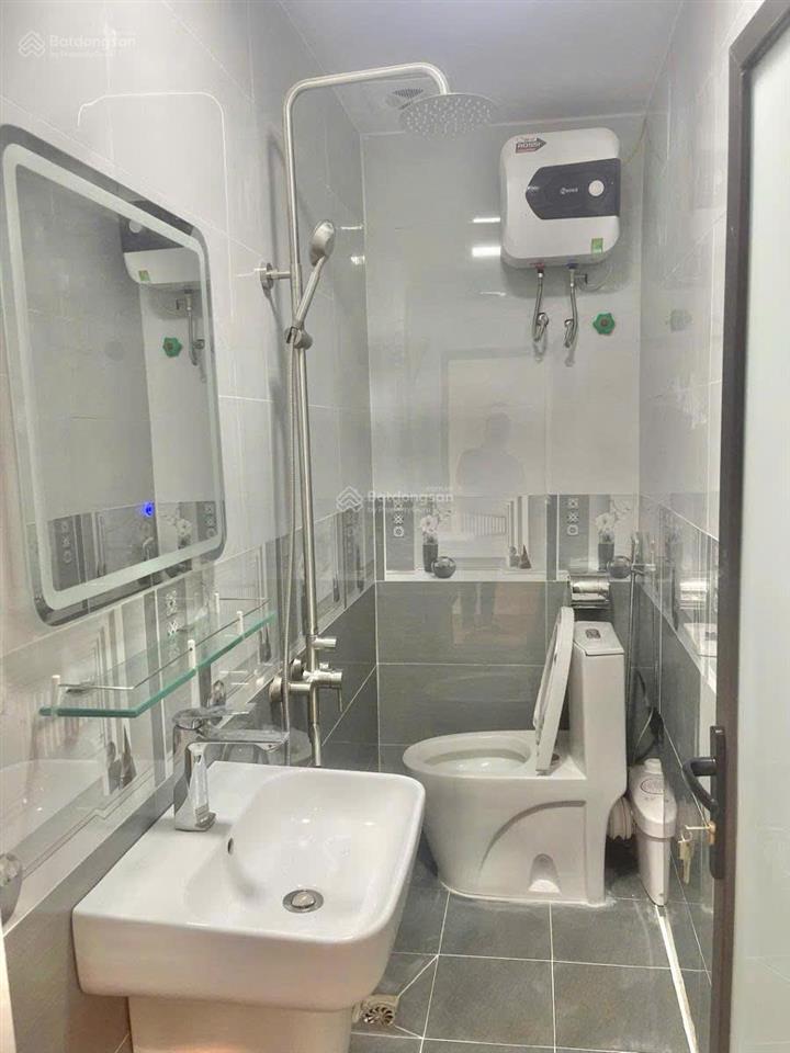 Bán nhà tập thể văn chương, đống đa, 2 pn, 2 thoáng, view hồ điều hòa & sân chơi, ô tô đỗ cầu thang