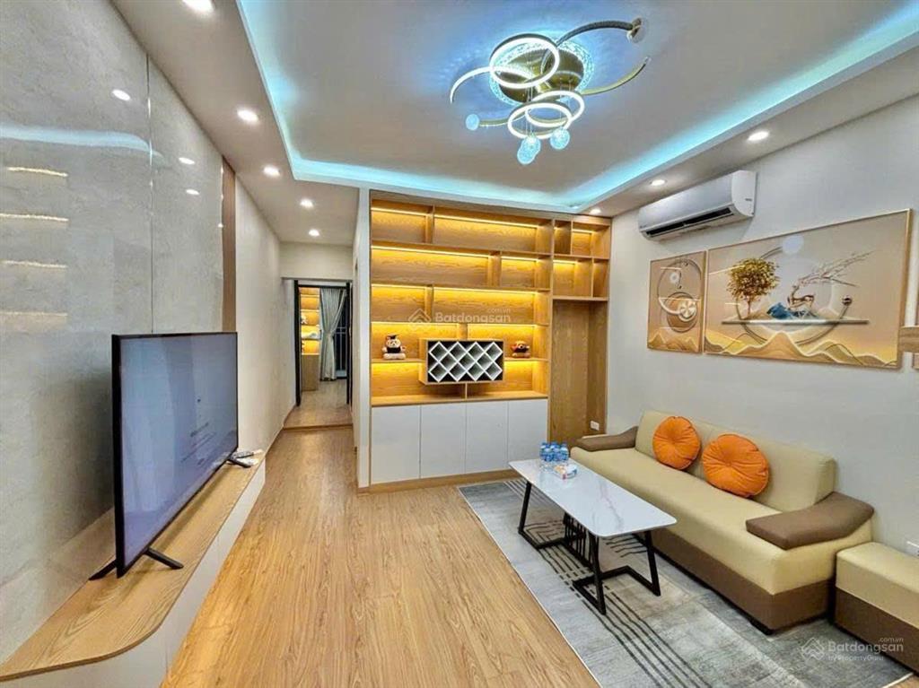 Bán nhà tập thể văn chương, đống đa, 2 pn, 2 thoáng, view hồ điều hòa & sân chơi, ô tô đỗ cầu thang