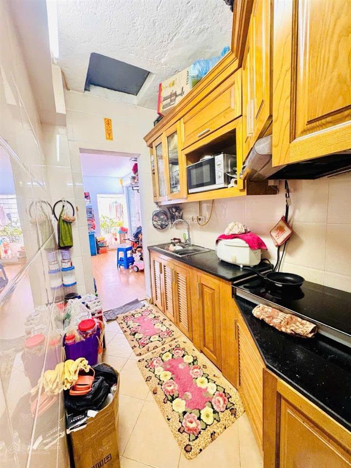 Bán nhà tập thể phương mai rất thoáng sáng, 3 thoáng, 2 ban công, 3 pn, tặng full nội thất bền đẹp