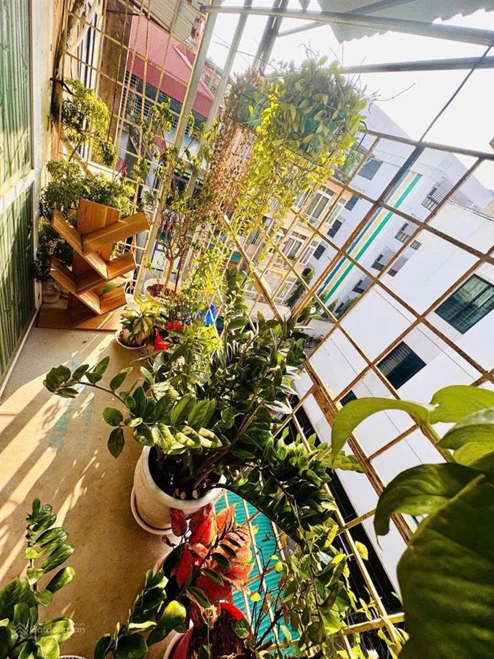 Bán nhà tập thể phương mai rất thoáng sáng, 3 thoáng, 2 ban công, 3 pn, tặng full nội thất bền đẹp