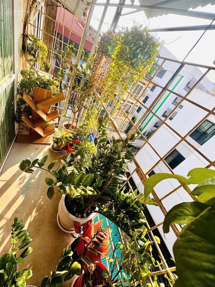 Bán nhà tập thể phương mai rất thoáng sáng, 3 thoáng, 2 ban công, 3 pn, tặng full nội thất bền đẹp