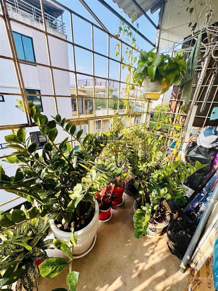 Bán nhà tập thể phương mai rất thoáng sáng, 3 thoáng, 2 ban công, 3 pn, tặng full nội thất bền đẹp