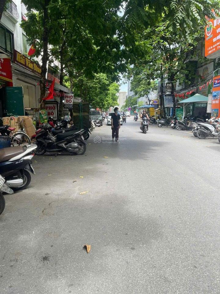 Bán nhà cấp 4 phố minh khai, mặt tiền 10.5m, ô tô 7 chỗ đỗ cửa thoải mái, ko vướng qui hoạch