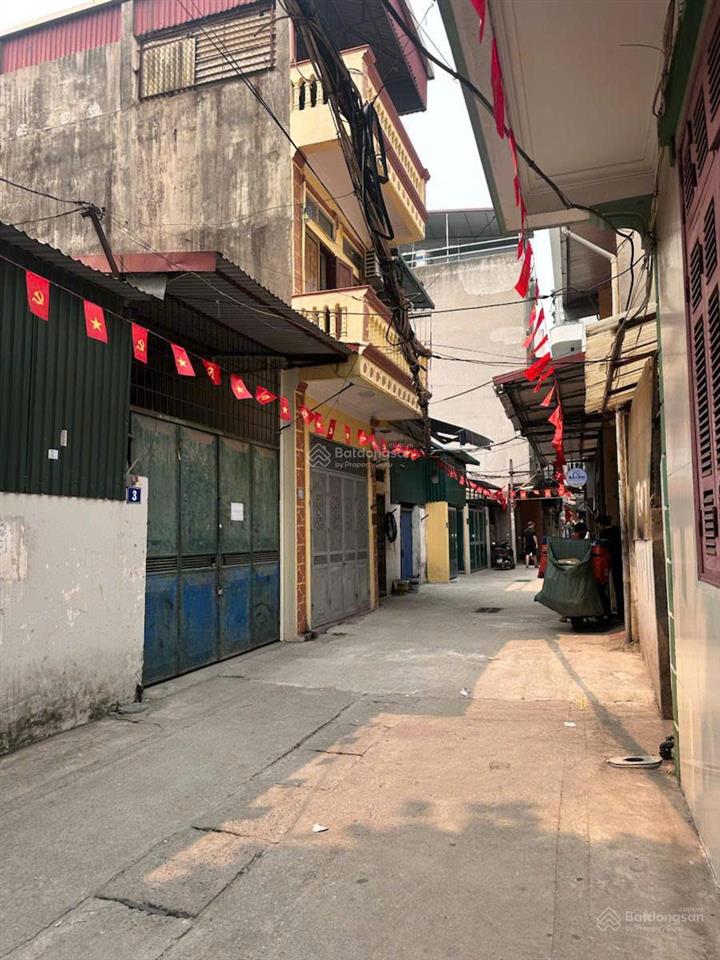 Bán nhà cấp 4 phố minh khai, mặt tiền 10.5m, ô tô 7 chỗ đỗ cửa thoải mái, ko vướng qui hoạch