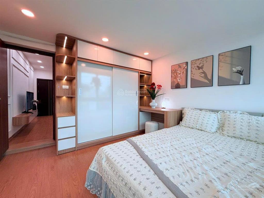 Cần bán nhà tập thể nam đồng, hồ đắc di, 3pn, khu dân trí cao, view sân chơi chung, full nội thất