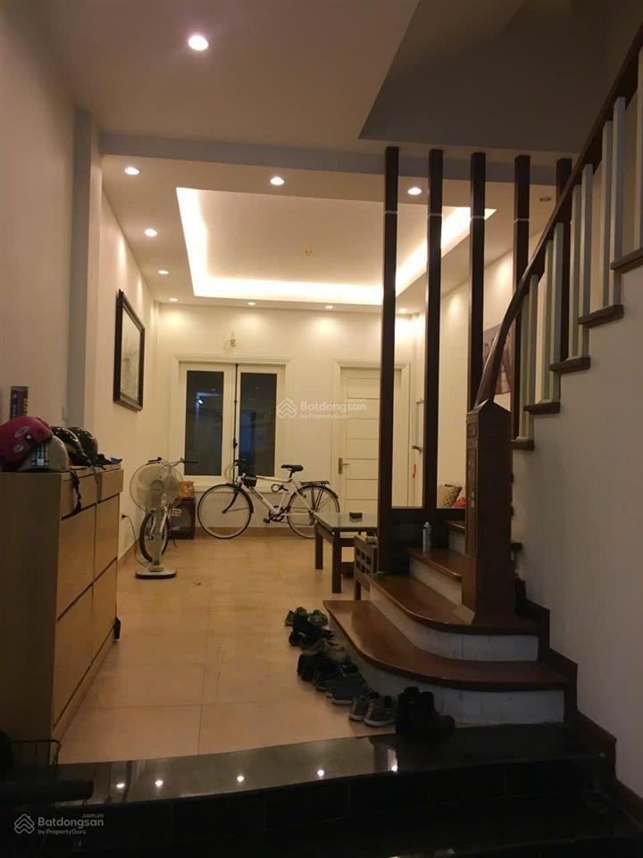 Gia đình cần cho thuê nhà nguyên căn ở mặt ngõ ô tô tránh, phố lạc long quân, nhà đẹp ở luôn