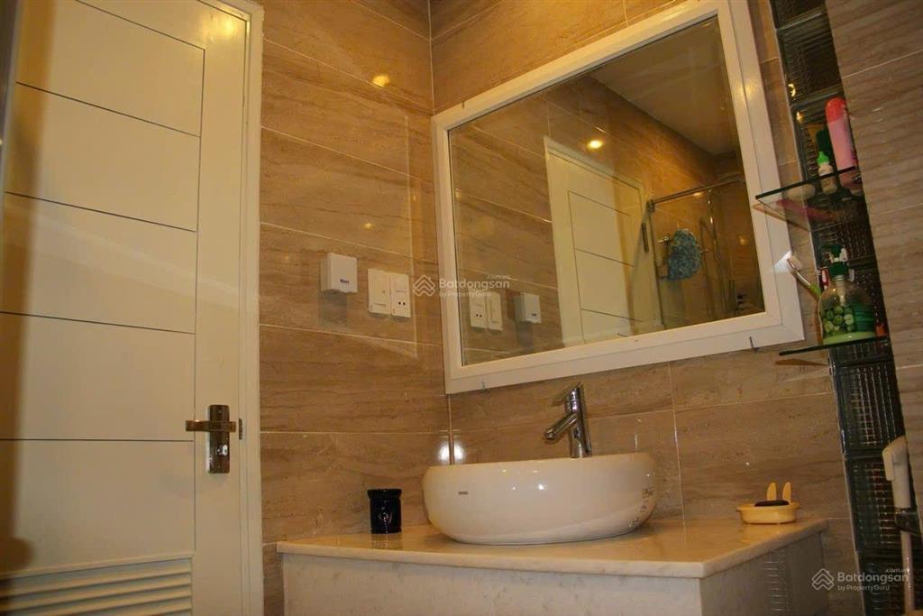 Gia đình cần cho thuê nhà nguyên căn ở mặt ngõ ô tô tránh, phố lạc long quân, nhà đẹp ở luôn