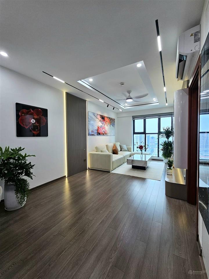Gia đình cần bán căn hộ ở trần hòa đặng xuân bảng bộ công an xây mới lô góc 3pn view hồ tầng cao