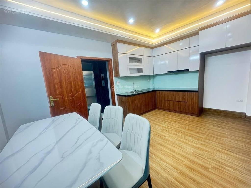 Bán nhà phố tôn đức thắng, 2 mặt thoáng, 7 tầng thang máy, 5 ngủ, full đồ, ngõ rộng, ko qh 100 năm