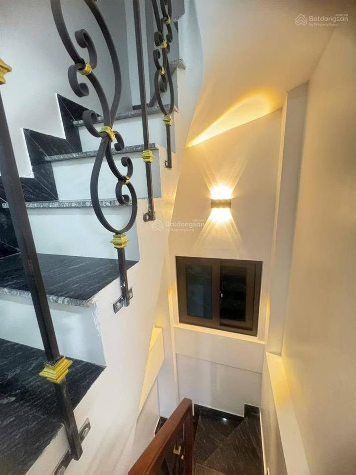 Bán nhà phố tôn đức thắng, 2 mặt thoáng, 7 tầng thang máy, 5 ngủ, full đồ, ngõ rộng, ko qh 100 năm