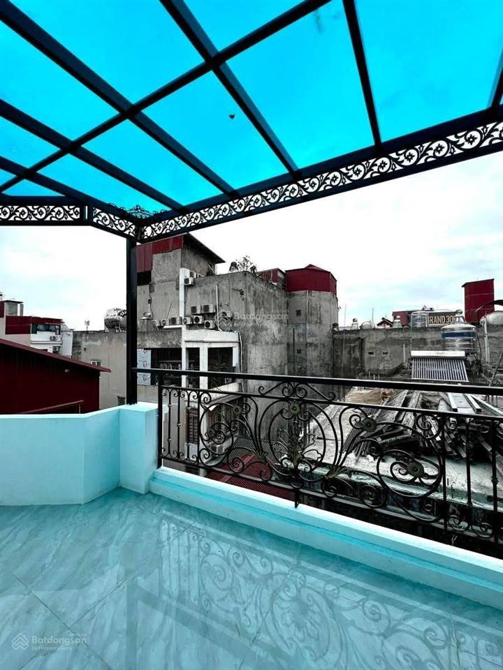 Hạ 800 triệu, 10,5 tỷ, lô góc 6 tầng, thang máy 1 rẽ ra phố xã đàn, nông thoáng, qh ổn định 100 năm