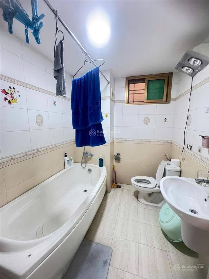 Bán chung cư linh đàm, 150m2, 3pn, lô góc, 2 ban công hướng nam, view hồ, giá chỉ 9.8 tỷ