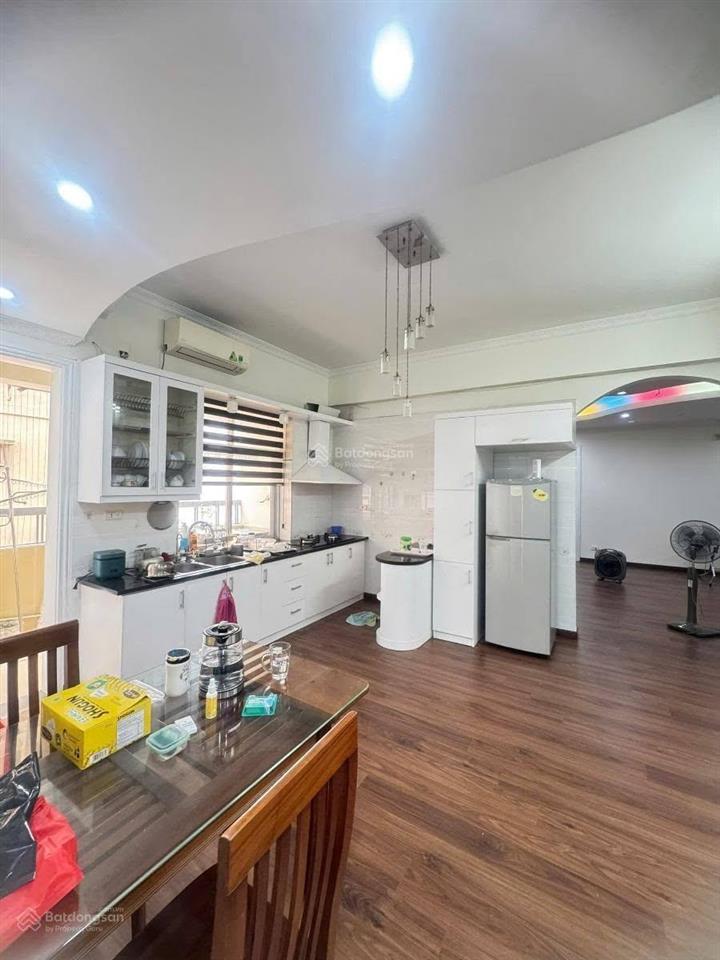 Bán chung cư linh đàm, 150m2, 3pn, lô góc, 2 ban công hướng nam, view hồ, giá chỉ 9.8 tỷ