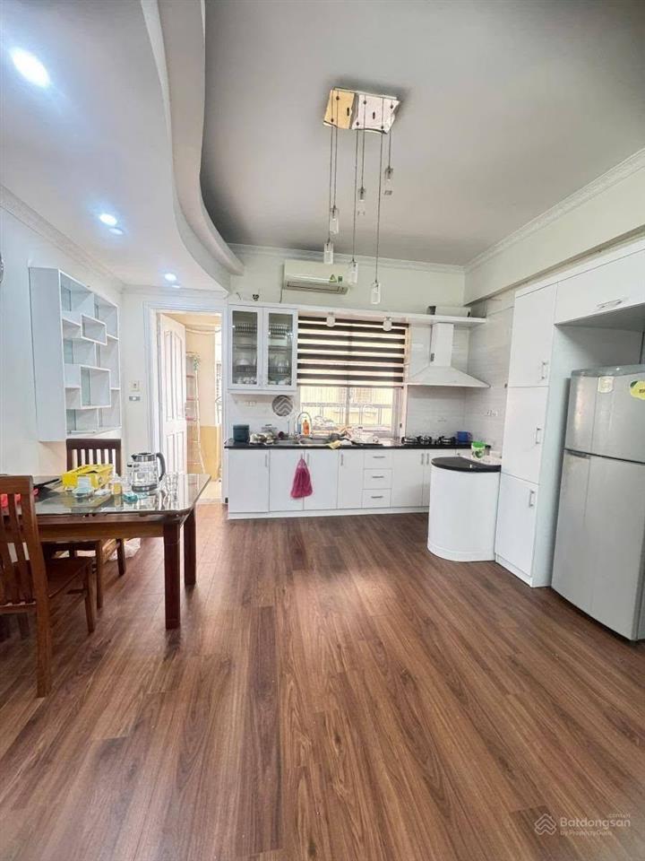 Bán chung cư linh đàm, 150m2, 3pn, lô góc, 2 ban công hướng nam, view hồ, giá chỉ 9.8 tỷ