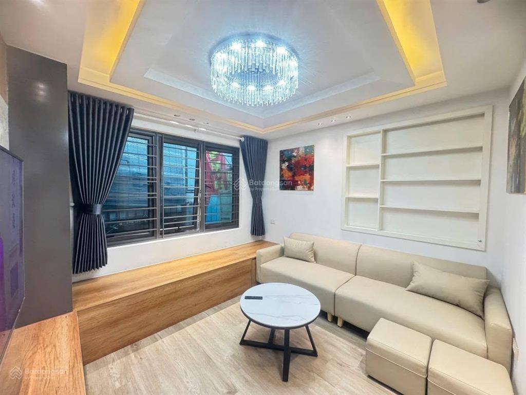 Chính chủ bán nhà, đống đa, 32m2 x 7 tầng, thang máy, full sổ đỏ, ko quy hoạch 100 năm, giá 8,2 tỷ