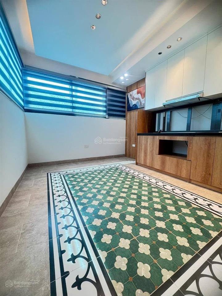 Chính chủ bán nhà, đống đa, 32m2 x 7 tầng, thang máy, full sổ đỏ, ko quy hoạch 100 năm, giá 8,2 tỷ