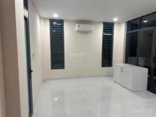 Cho thuê phòng trống, có ban công kđt đông tăng long