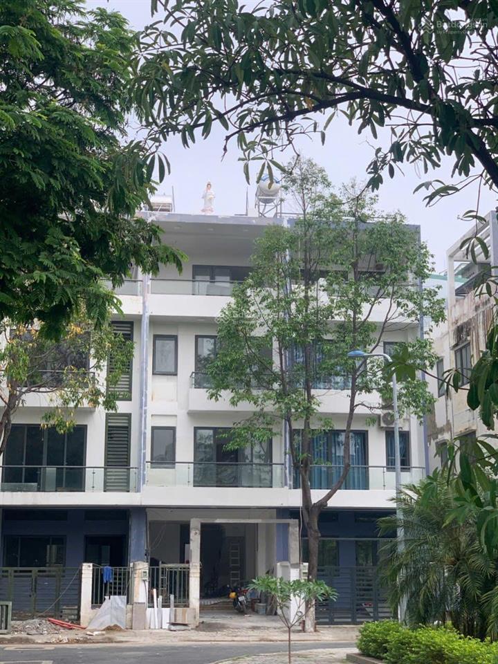 Nhà phố liền kề thiết kế 1 trệt 2 lầu 1 tum ( có ô thang máy ) cạnh vành đai 3.