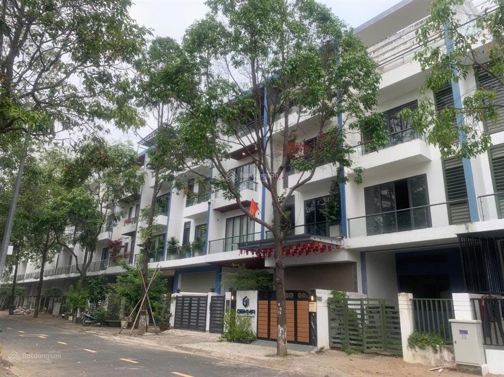 Nhà phố liền kề thiết kế 1 trệt 2 lầu 1 tum ( có ô thang máy ) cạnh vành đai 3.