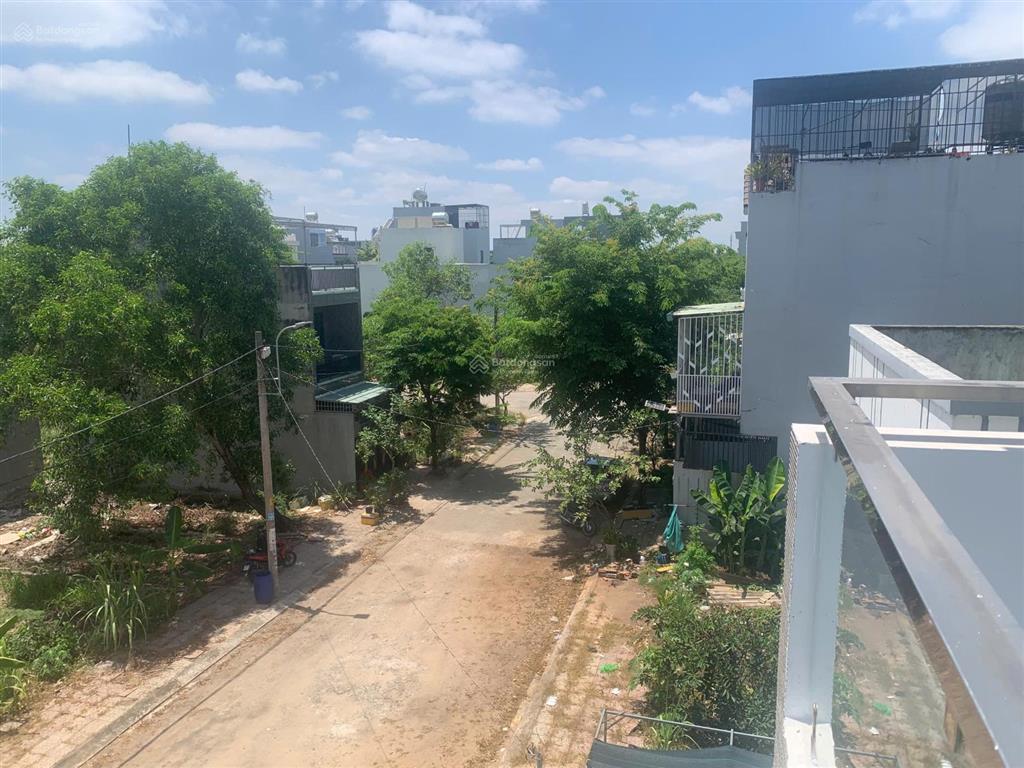 Bán nhà đường số 22 nguyễn xiển. giá 4,6 tỷ thương lượng