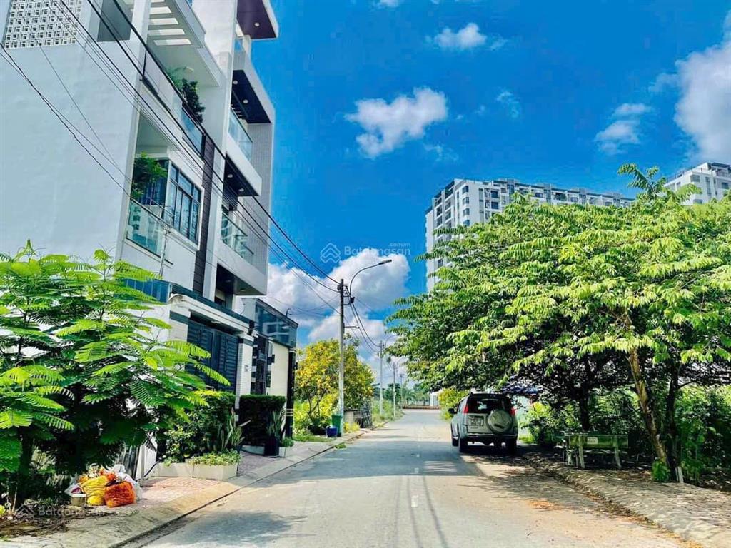 Bán đất nền dự án tại rio centro gò cát, giá bán 6tỷ dt 80m2, xây dựng cao tầng có hầm.