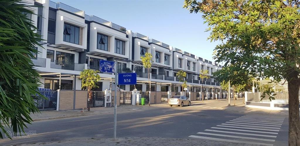 Bán nhà phố liền kề, thiết kế 1 trệt 2 lầu. khu đô thị đông tăng long 160ha, view ngay công viên.