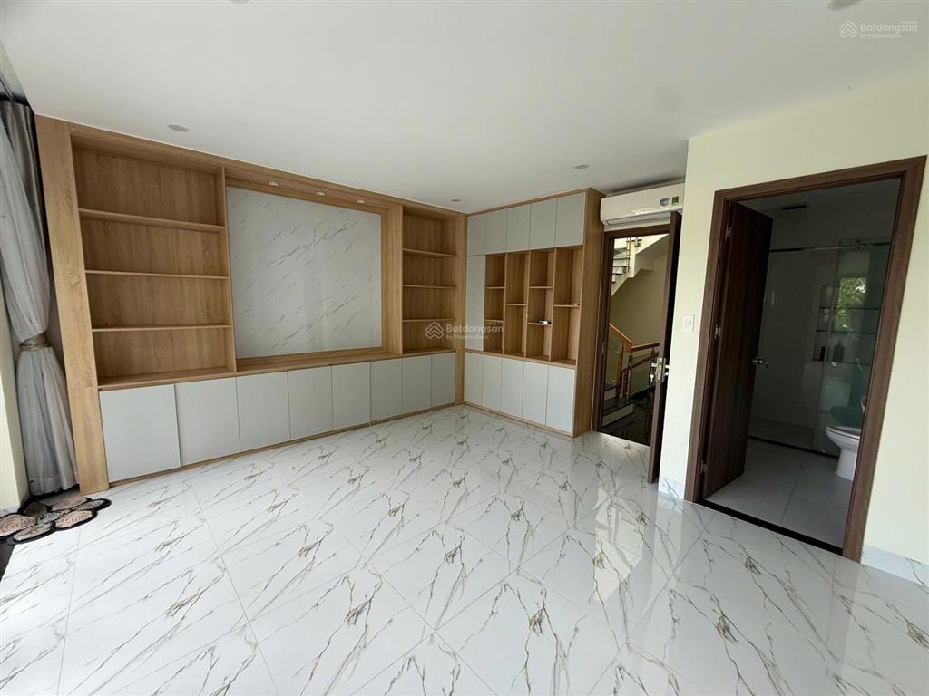 Bán nhà phố liền kề, thiết kế 1 trệt 2 lầu. khu đô thị đông tăng long 160ha