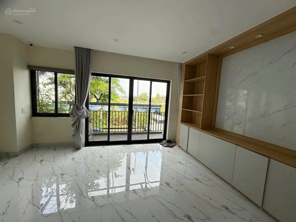 Bán nhà phố liền kề, thiết kế 1 trệt 2 lầu. khu đô thị đông tăng long 160ha
