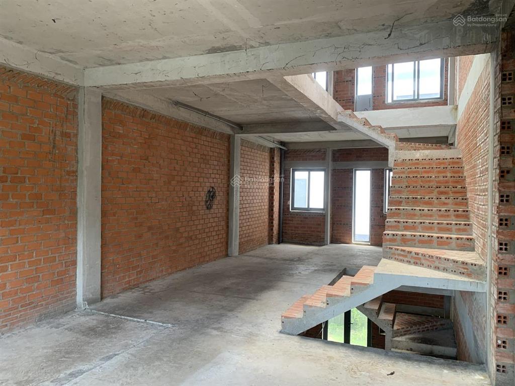 Bán nhà phố liền kề, thiết kế 1 trệt 2 lầu. khu đô thị đông tăng long 160ha.