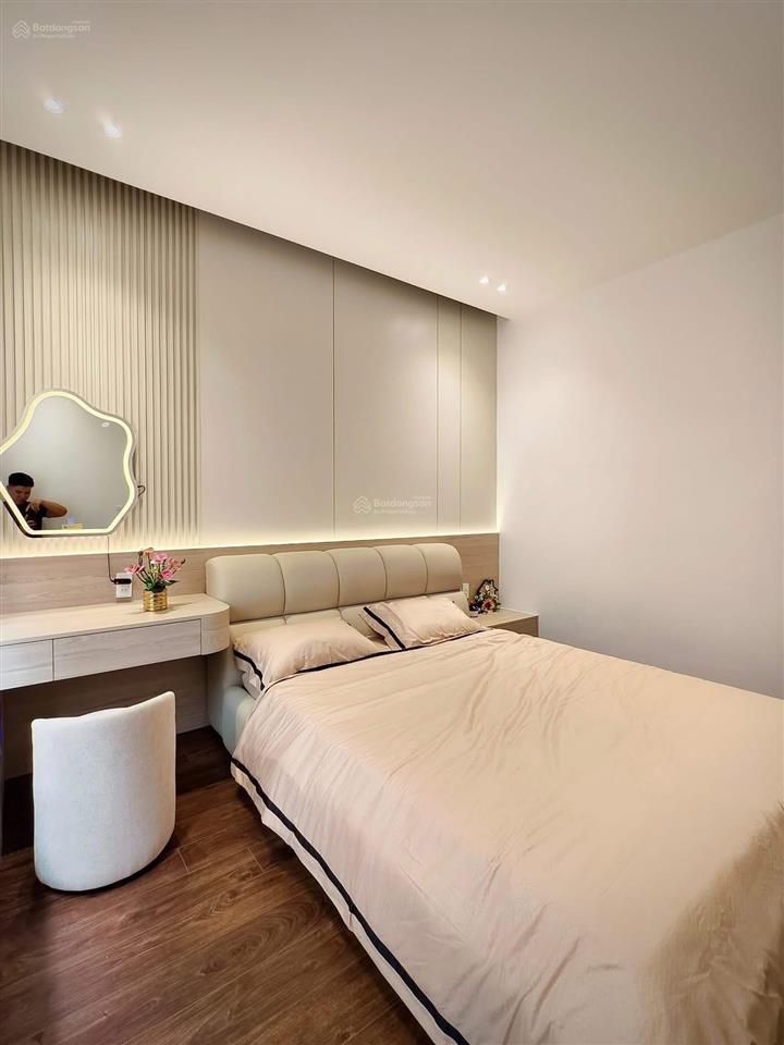 Bán nhà phổ quang, p2, tân bình, 63m2/5tỷ9, sổ riêng, 3pn, hẻm ô tô, dân trí cao