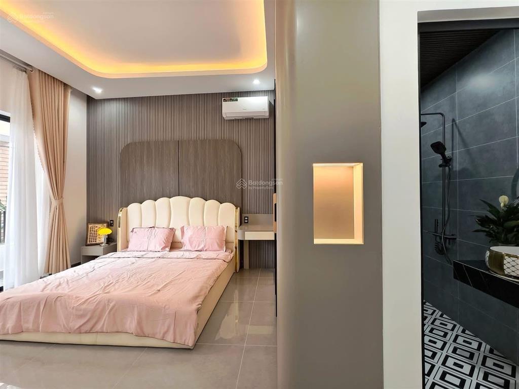 Bán nhà gần chợ phạm văn hai, p5, tân bình, 52m2/ giá chỉ 2tỷ650, sổ riêng, hẻm ô tô.