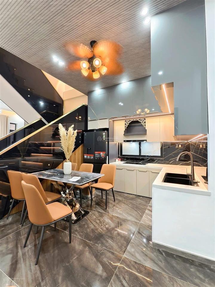 Bán nhà gần chợ phạm văn hai, p5, tân bình, 52m2/ giá chỉ 2tỷ650, sổ riêng, hẻm ô tô.