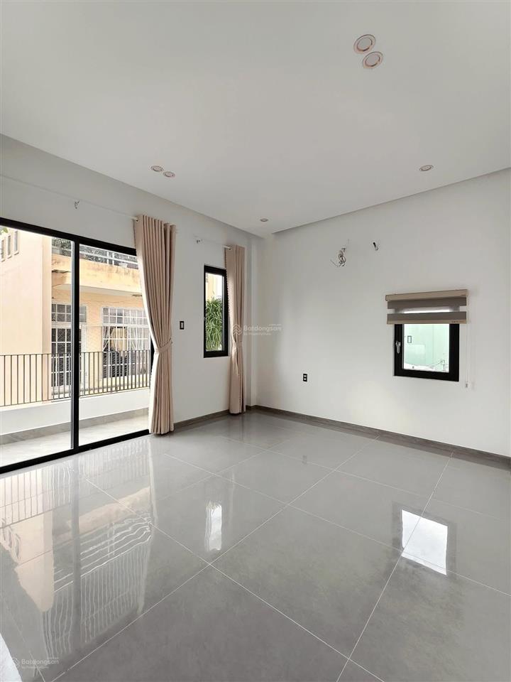 Bán nhà gần chợ phạm văn hai, p5, tân bình, 52m2/ giá chỉ 2tỷ650, sổ riêng, hẻm ô tô.