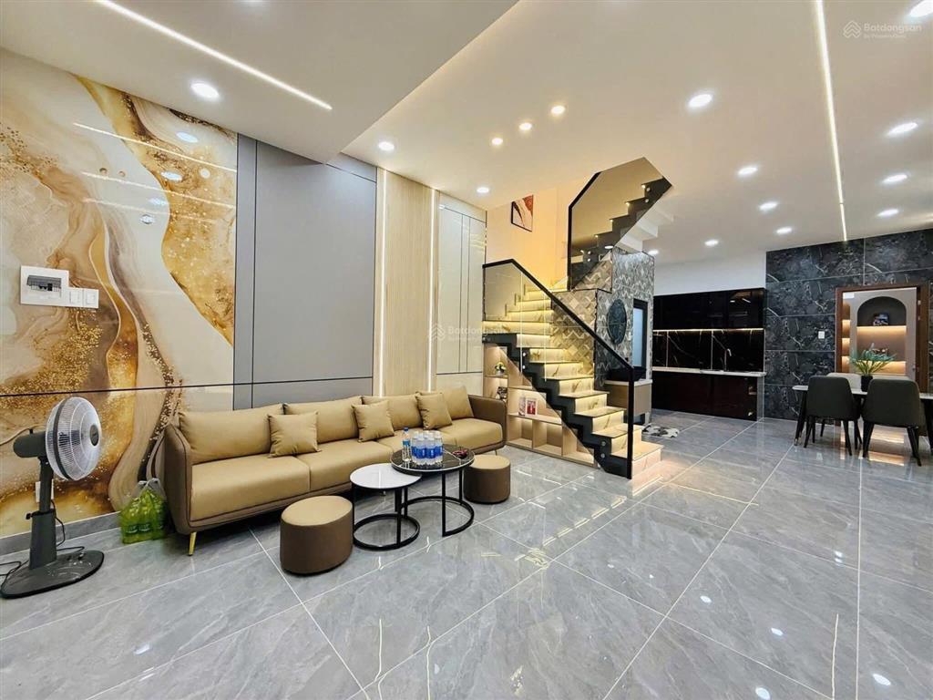 Chủ ngộp bán gấp nhà, hồ bá kiện, p15, q10, diện tích 60,1m2/4tỷ8, hẻm ô tô, đã có sổ