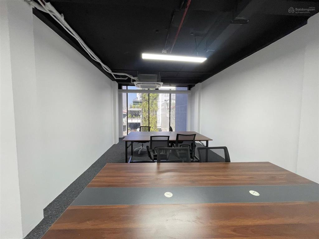 Văn phòng 100m2 nguyễn đình chiểu q3 nội thất mới vào làm việc được ngay