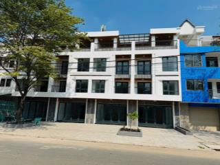 Bán nhà giá chỉ hơn 5tỷ / 430m2 shr nhà 1trệt 3lầu giao nhà hoàn thiện 100% cơ bản tại kdc tân đức