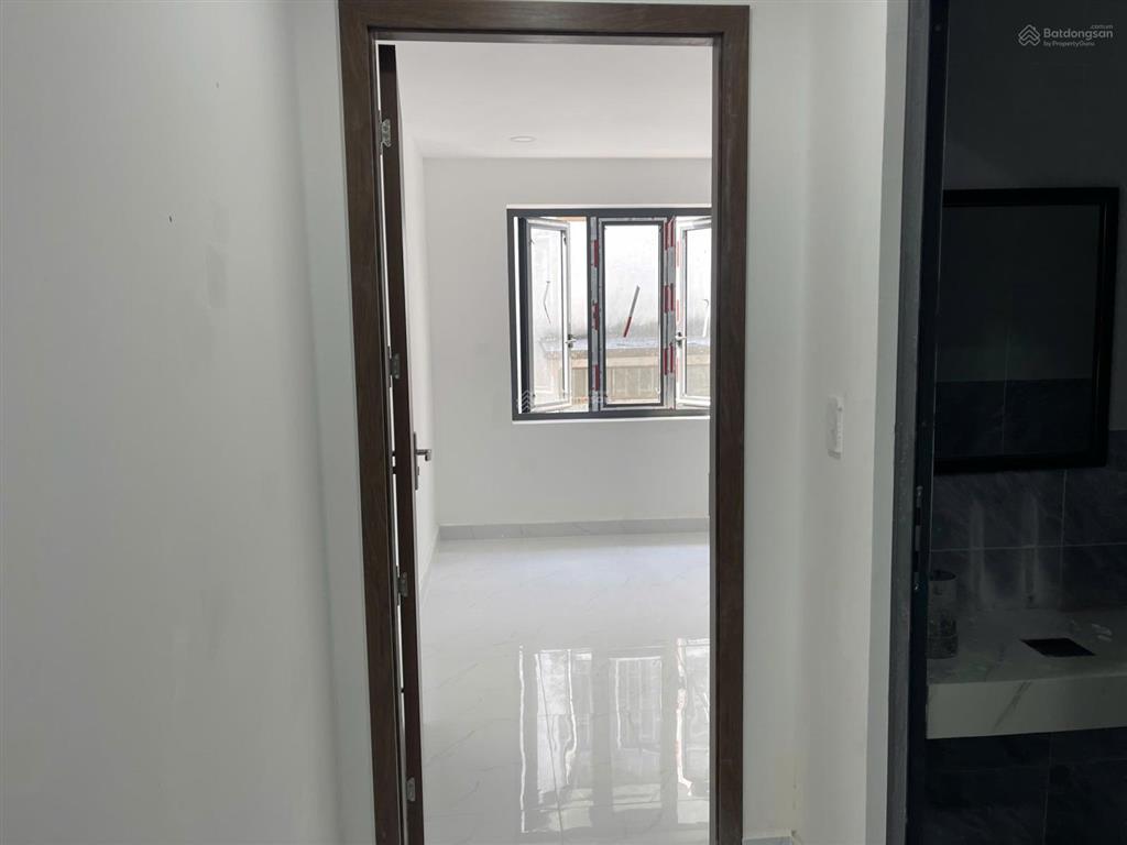 Cần bán nhà mới xây, view công viên, đường mt 20m, thuận tiện kinh doanh, cho thuê văn phòng