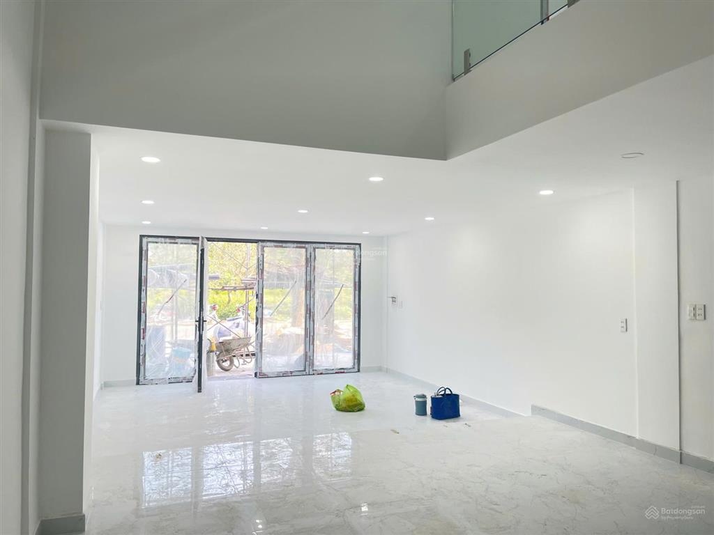 Cần bán nhà mới xây, view công viên, đường mt 20m, thuận tiện kinh doanh, cho thuê văn phòng