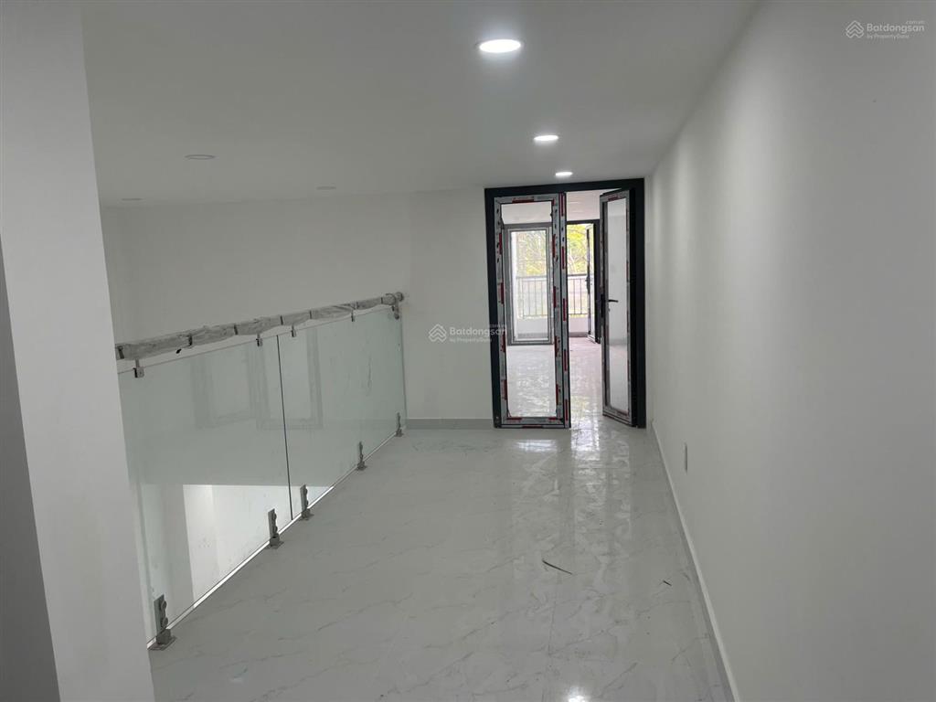 Cần bán nhà mới xây, view công viên, đường mt 20m, thuận tiện kinh doanh, cho thuê văn phòng