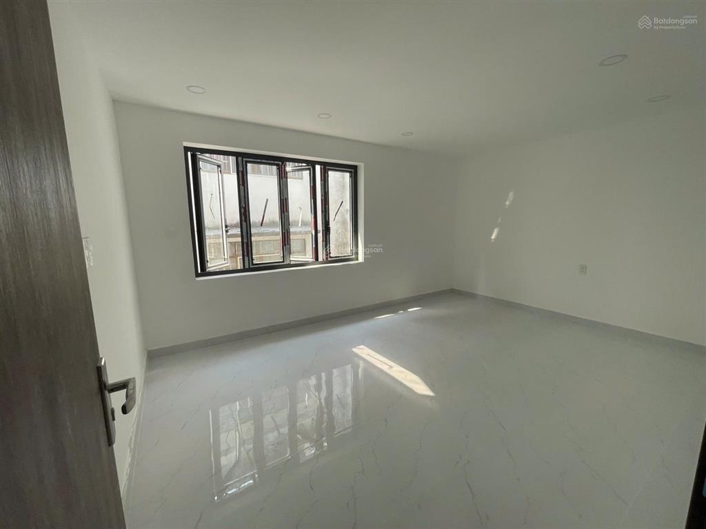 Cần bán nhà mới xây, view công viên, đường mt 20m, thuận tiện kinh doanh, cho thuê văn phòng