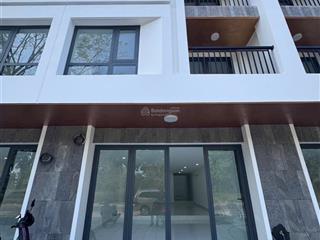 Cần bán nhà mới xây, view công viên, đường mt 20m, thuận tiện kinh doanh, cho thuê văn phòng