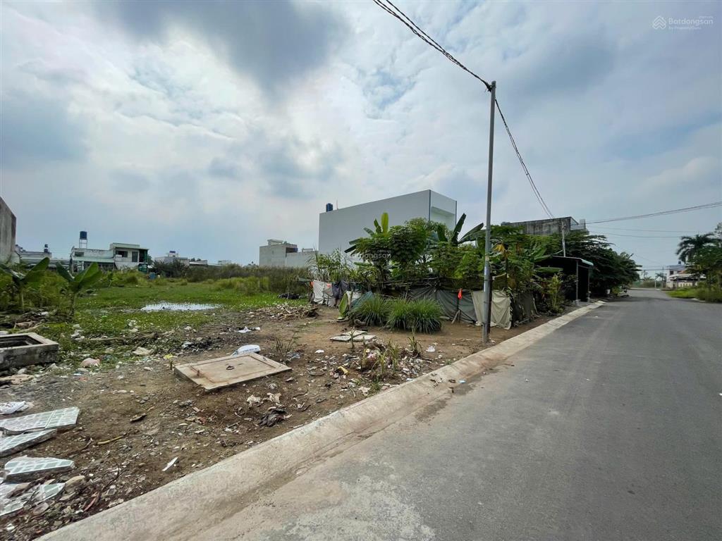 Bán lô đất mt đường 12m tỉnh lộ 10 đức hòa, gía bao sang tên 1,35 tỷ, 103m2 shr 5x20,6m thổ 100%