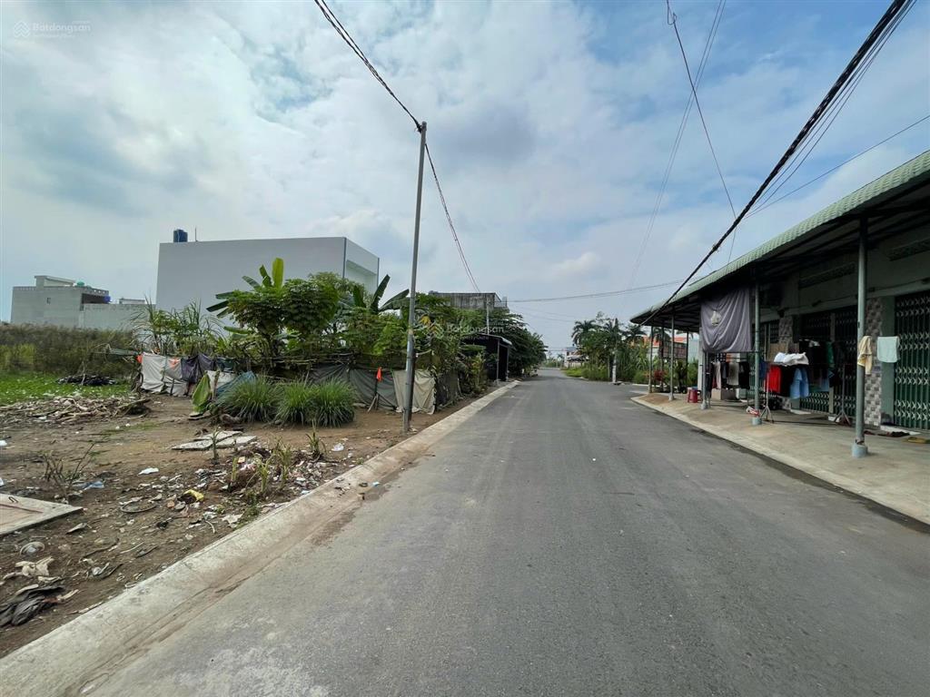 Bán lô đất mt đường 12m tỉnh lộ 10 đức hòa, gía bao sang tên 1,35 tỷ, 103m2 shr 5x20,6m thổ 100%