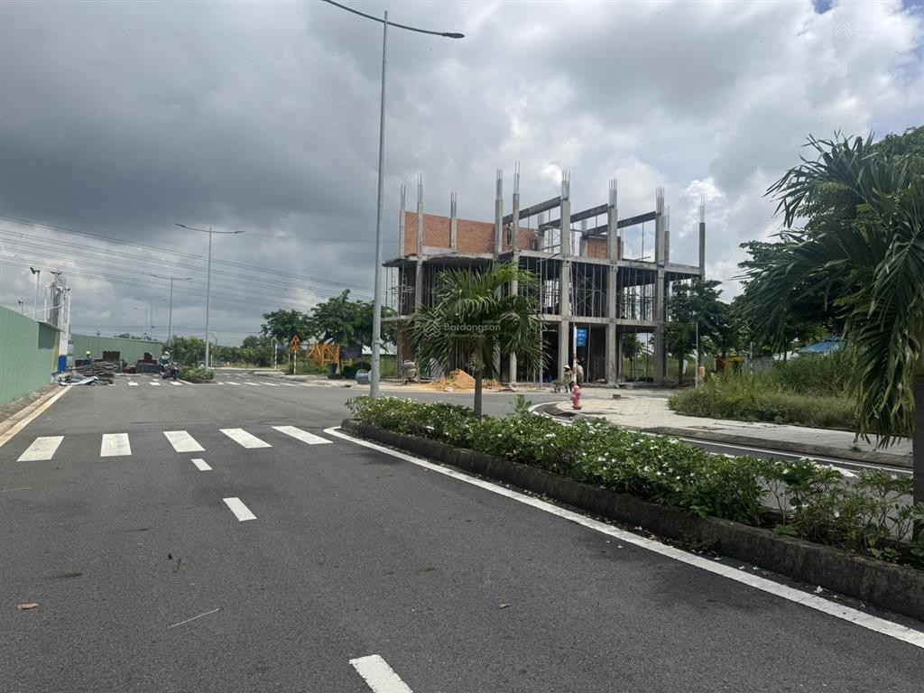 Bán nền 90m2 nhà phố shophouse kdc dragonpearl gần kcn hải sơn 19tr8/m2 shr đức hòa tt hành chính