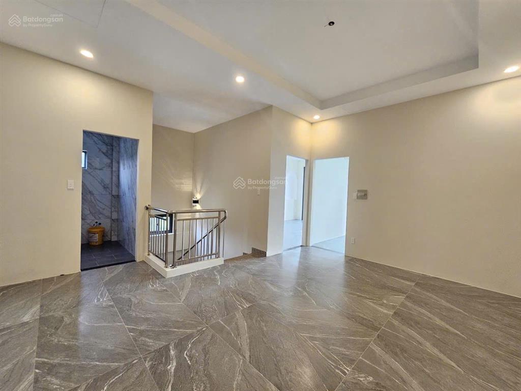 Bán nhà 3 tầng đường 61 thảo điền  102m2  giá 17,5 tỷ
