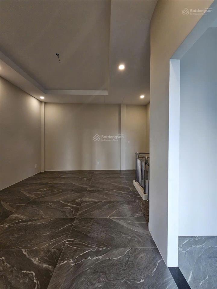 Bán nhà 3 tầng đường 61 thảo điền  102m2  giá 17,5 tỷ