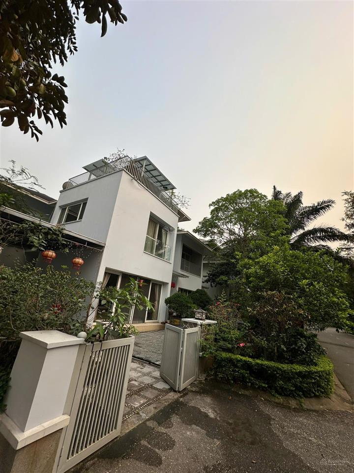 Bán biệt thự vườn mai ecopark, 55 tỷ, 324m2, giá cực chất được cđt tặng thêm 45m2 duy nhất căn này
